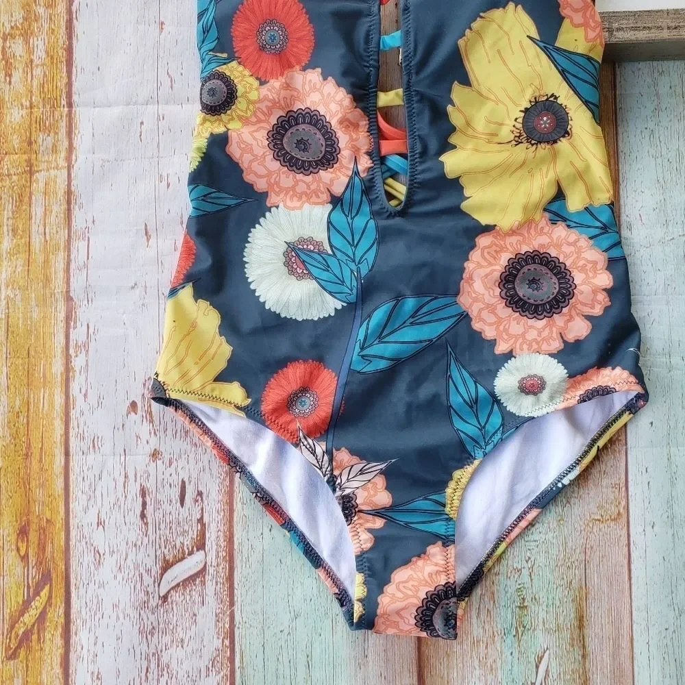 Modcloth The‎ Tereza One-Piece Floral SwimsuitS